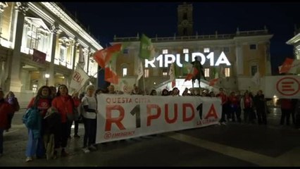 Emergency illumina il Campidoglio a Roma contro la guerra