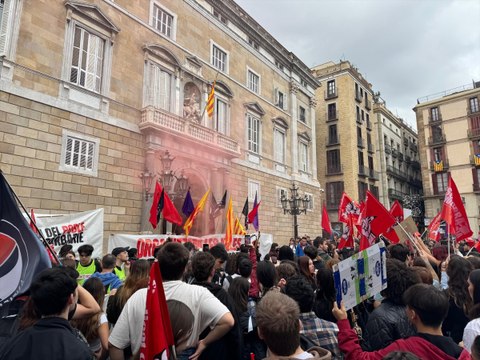 Los estudiantes españoles se manifiestan por la DANA en Madrid