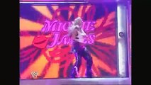 Mickie James faces Maria while dressed as Trish Stratus. Raw 2006.