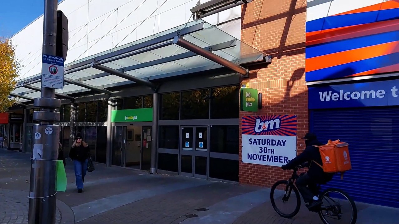 B&M Portsmouth gets closer to opening as new signage goes up and opening times confirmed