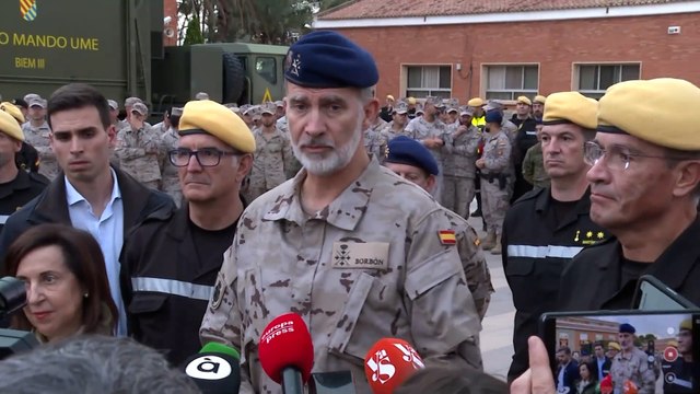 Felipe VI, con los militares desplegados por la Dana en Valencia: Gracias por estar con nosotros y darnos ánimo para seguir