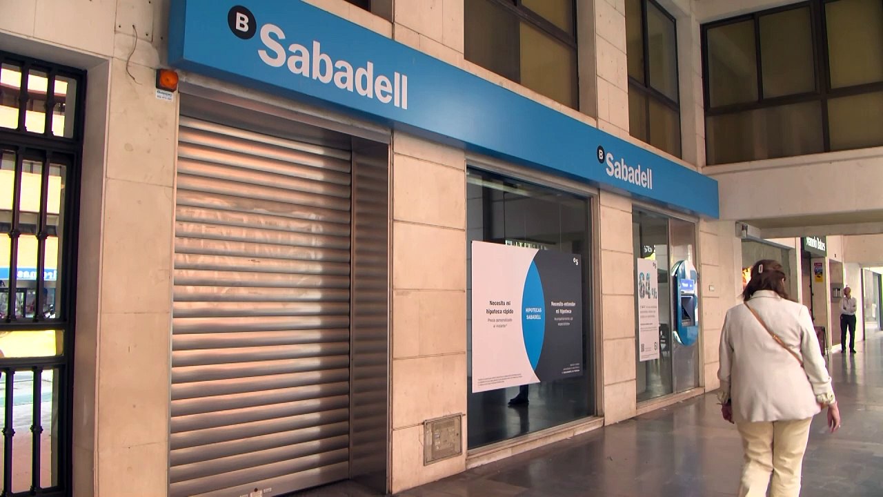 Competencia lleva la OPA de BBVA sobre Sabadell a fase 2 y complica el ...