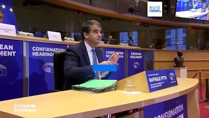 Raffaele Fitto, el hombre de Meloni en Bruselas, esquiva las preguntas políticas ante la Eurocámara