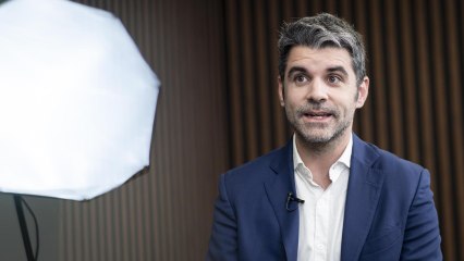 Jesús Muñoz, alcalde Paracuellos de Jarama, responde al cuestionario rápido de El Español   Imagen: Javier Carbajal   Edición: Sara Fernández