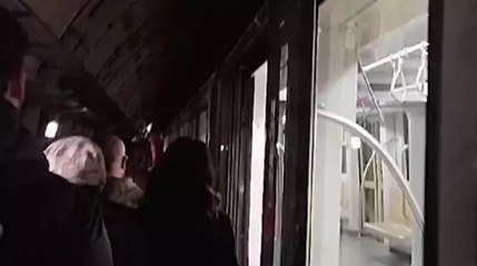 İstanbul’da 5 durağı pas geçen sürücüsüz metro, yolcularda paniğe neden oldu