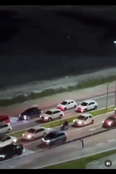 Moradores usam laser para alertar motoristas sobre assaltantes, no Recreio