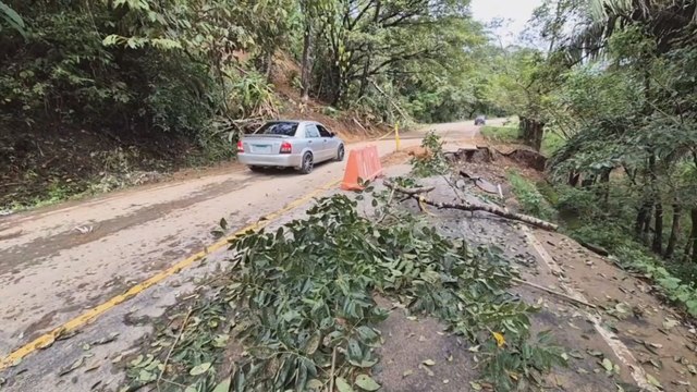 Deslizamientos de tierra en Soná y Las Palmas afectan varias vías; MOP despliega maquinaria en zonas afectadas