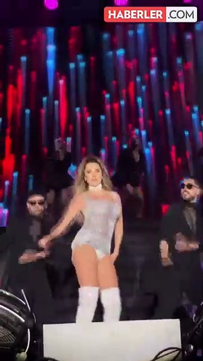 Dizisinin fragmanı erotik bulunup yasaklanan Hadise yine çok cesur