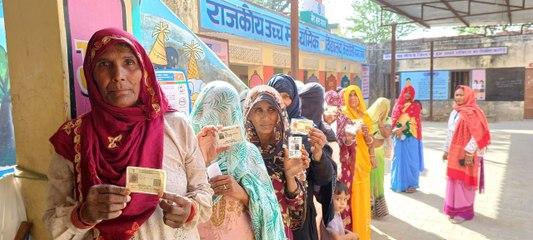 रामगढ़ उपचुनाव: मतदान के लिए लोगों में उत्साह, 11 बजे तक 28.97 प्रतिशत मतदान हुआ