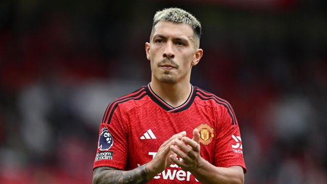 Chân ướt chân ráo đến MU, HLV Ruben Amorim đã nhận ngay tin dữ từ Lisandro Martinez | VTC Now