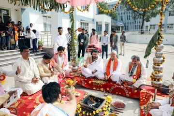 vedio अखिल भारतीय वैदिक संगोष्ठी के पहले दिन यज्ञ मय हुआ विश्वविद्यालय परिसर