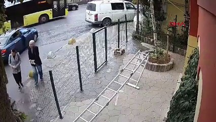 İstanbul - Beyoğlu’nda Kazakistan uyruklu kadına kapkaç