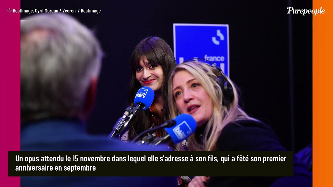 Clara Luciani sans chauffage dans 9m2 : "Je dormais en manteau avec les plaques de cuisine allumées"