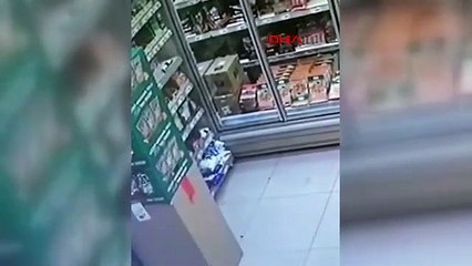 İstanbul - Sultangazi'de yaşanan hırsızlık olayları kamerada