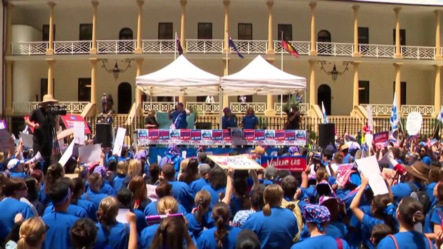 Thousands of nurses and midwives in NSW on strike for 24 hours
