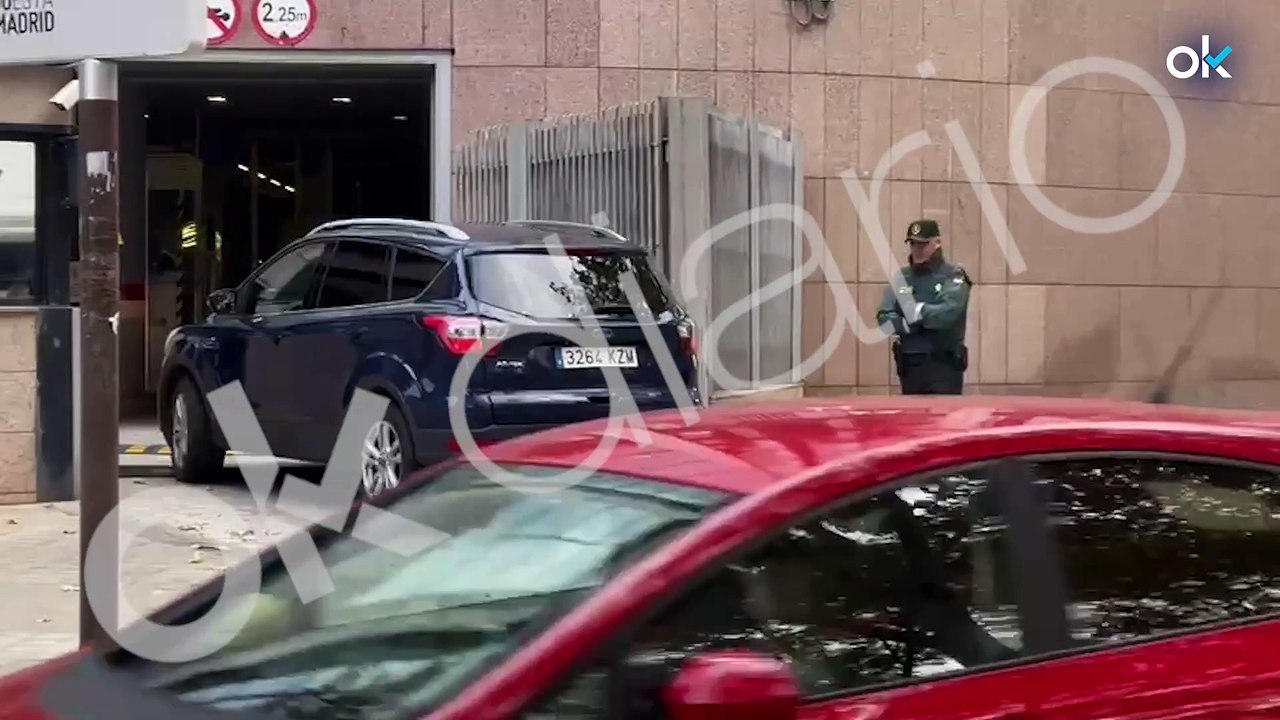 Begoña Gómez llega en coche oficial y entra a la Asamblea de Madrid por el garaje