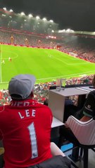 ABD'de bir kafede maç keyfi, sanki stat gibi...