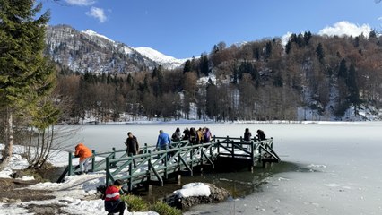 Sonbahar manzaralarının zirveye ulaştığı yer: Borçka Karagöl Tabiat Parkı