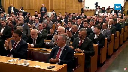 Ahmet Davutoğlu Özlem Zengin’e isyan etti