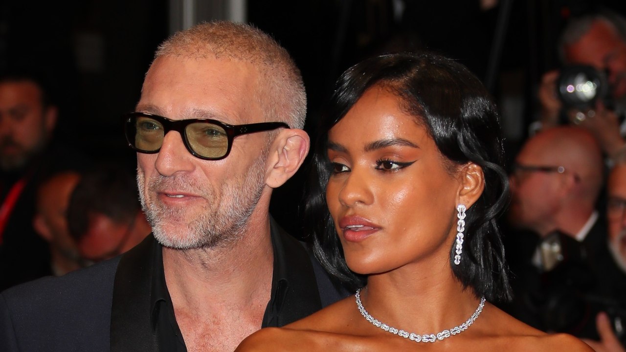 GALA VIDEO - VIDÉO - Vincent Cassel futur papa à 57 ans : sa compagne Narah Baptista dévoile son joli ventre rond le temps d’une danse endiablée