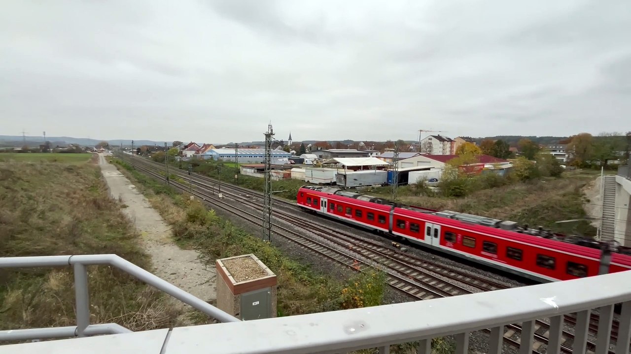 Einfahrender Regionalzug