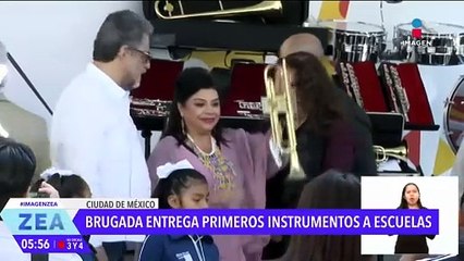 Clara Brugada entrega los primeros instrumentos musicales del programa  "Do, Re, Mi, Fa, Sol en mi escuela"