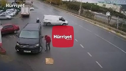 Kazaya neden olan sürücü olay yerinden kaçtı! O anlar kamerada
