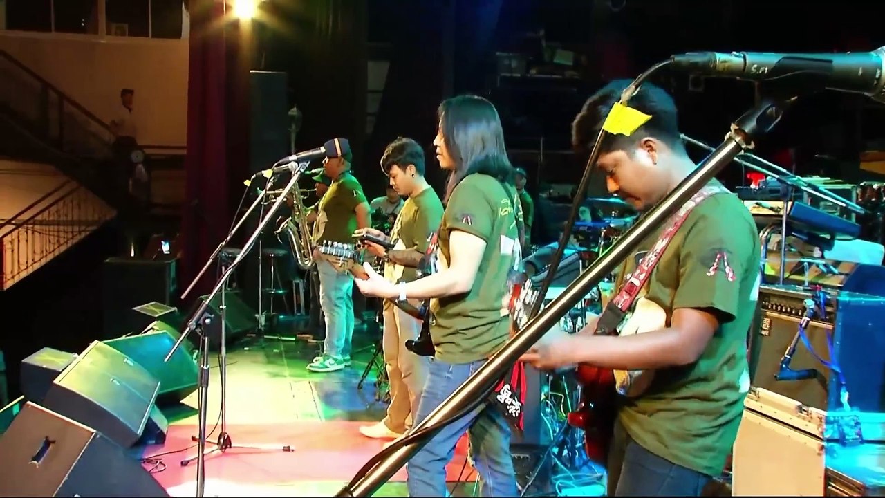 บันทึกการแสดงสด ทอม ดันดี คอนเสิร์ตการกุศล “เพื่อนไม่ทิ้งกัน”