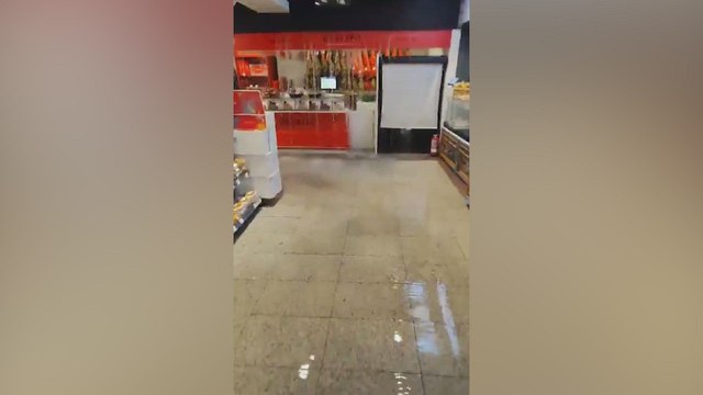 La impactante imagen de un supermercado en Málaga sufriendo las inundaciones