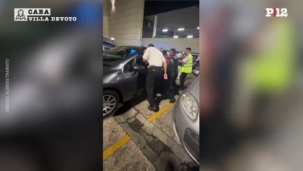 Encerrada en un auto en el estacionamiento del Shopping Devoto: El operativo de rescate de la Policía de la Ciudad