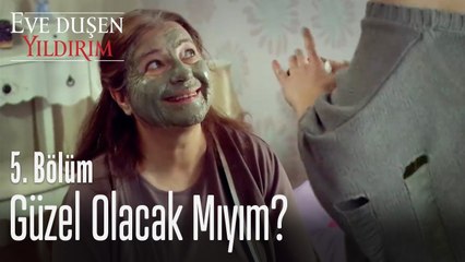 Muazzez, Emine'ye maske yapıyor - Eve Düşen Yıldırım 5. Bölüm