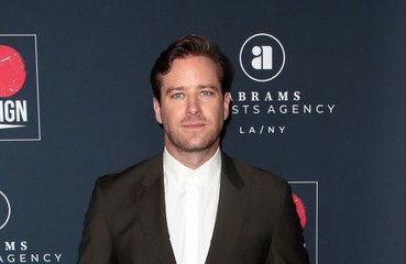 Armie Hammer non può più avere figli: vasectomia coi soldi della madre