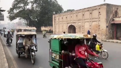 Pris dans le smog, le Pakistan peine à contrôler ses émissions