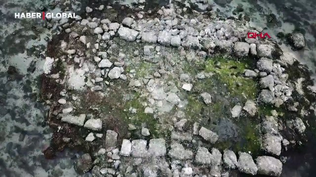 Sapanca Gölü'nde sular çekildi, tarihi yapı ortaya çıktı