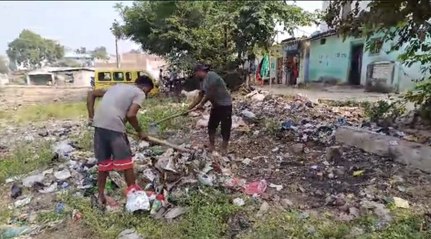 हटाया कचरे का ढेर, की गई नालियों की सफाई