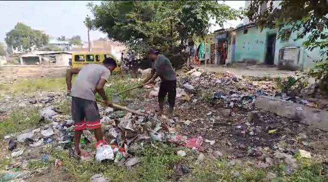 हटाया कचरे का ढेर, की गई नालियों की सफाई