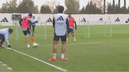 Mbappé tira este tremendo caño al canterano Gonzalo y su reacción se ha hecho viral: atentos a su gesto