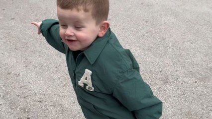 Little boy’s excitement turns to panic when he meets his favorite lion mascot