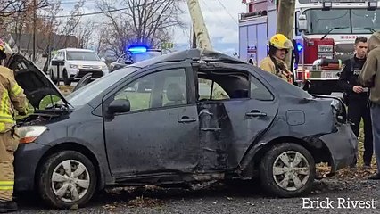 Accident auto vs poteau à Saint-Constant