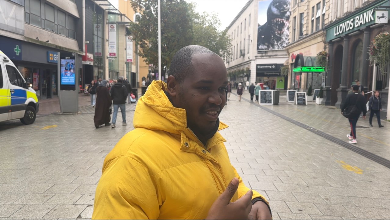 Should under-16s be banned from social media?