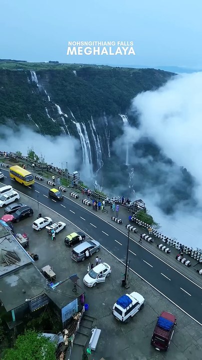 Nohsngithiang Falls in Meghalaya 😮🇮🇳#sevensisterfalls #meghalaya