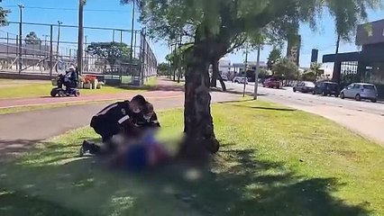 Mulher passa mal ao sair da UPA e precisa ser socorrida pelo Samu