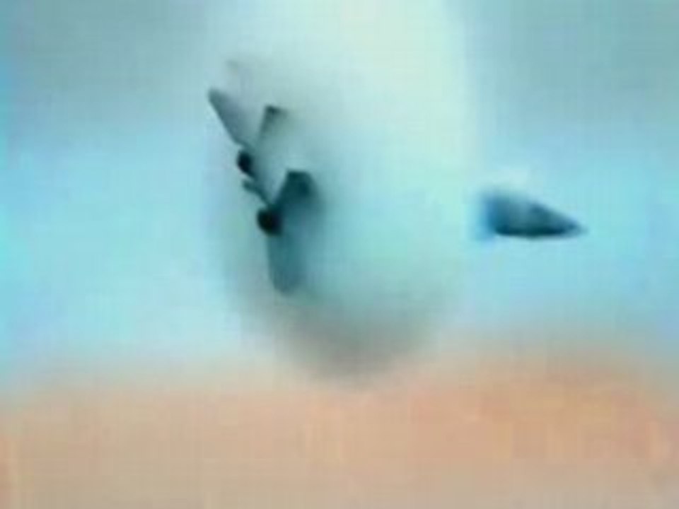 BOOM ! (avion dépassant le mur du son)