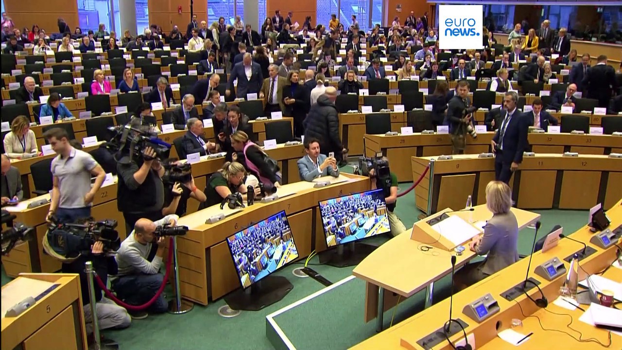 L'approbation des commissaires européens retardée par un conflit politique au Parlement