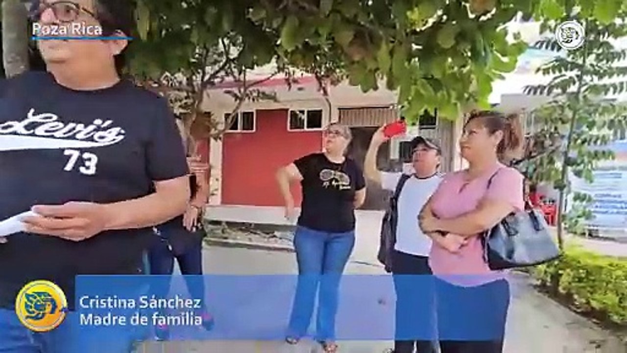 Se quedan sin clases por protesta en secundaria de Poza Rica
