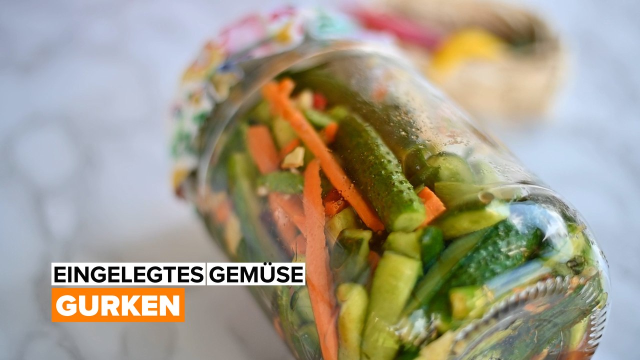 Eingelegte gemüse: kimchi-gurken