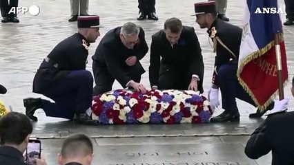 Parigi, Macron e Starmer commemorano il 106esimo anniversario dell'Armistizio