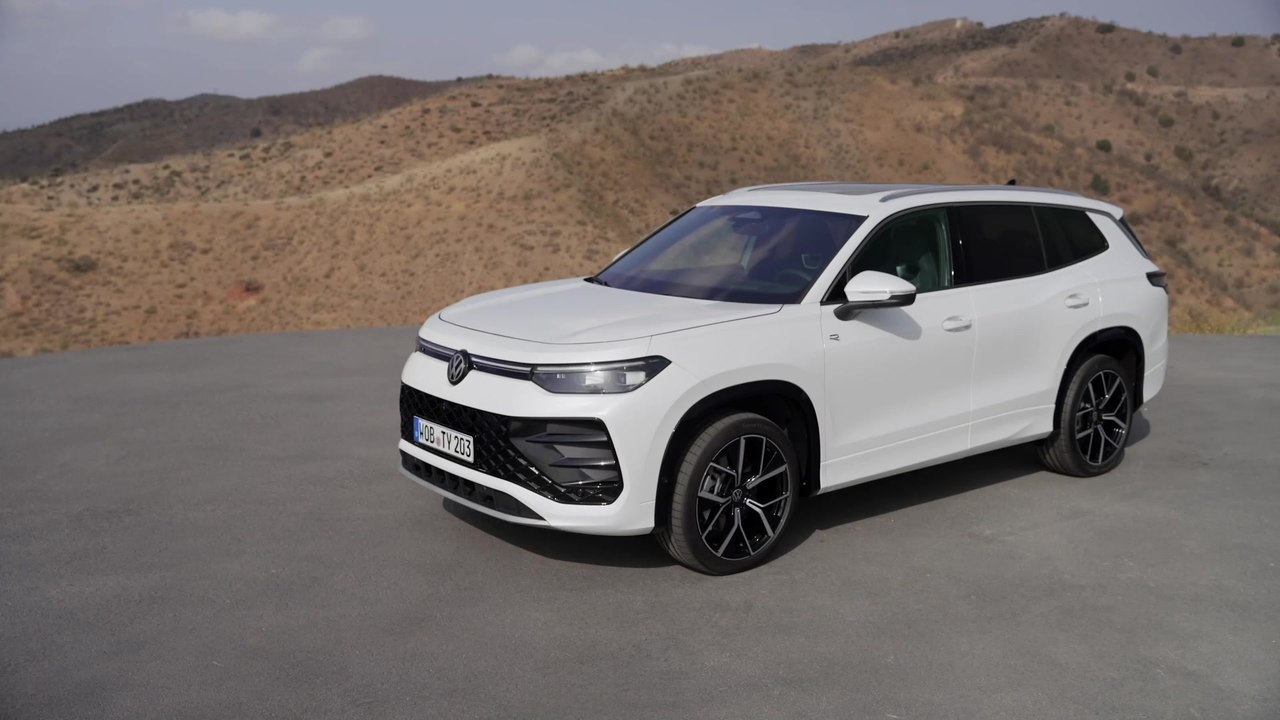 Der neue Volkswagen Tayron - Großes SUV leicht geparkt - die Parkassistenten im Detail