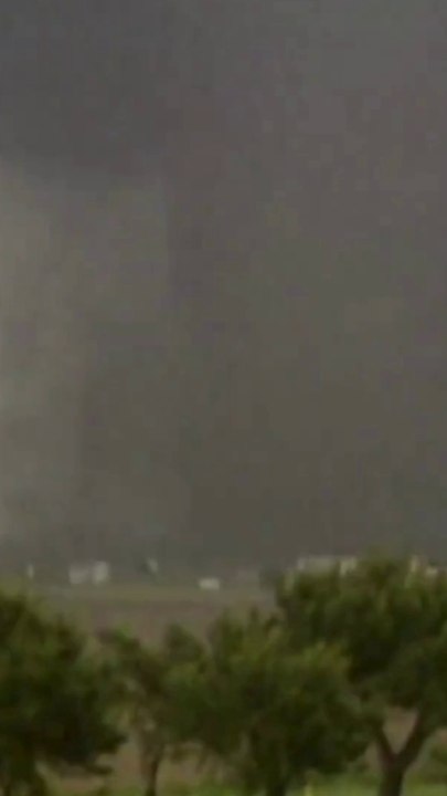 Huge F5 Tornado Caught On Camera