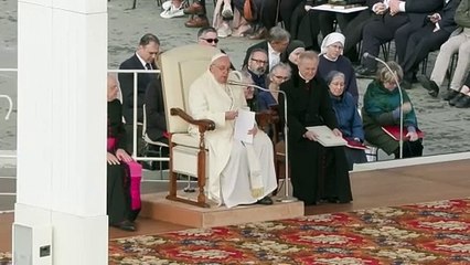 El papa Francisco pide "no olvidar a los inocentes palestinos ametrallados" en un nuevo llamamiento para la paz